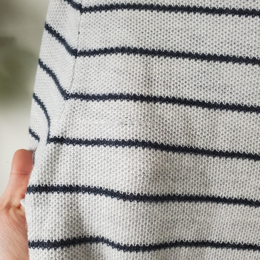 NEW Hollister Men's Cream White and Navy Striped Knit Shirt Size Small - Picture 9 of 10